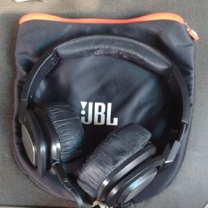 JBL Black J55 Headphones with Case